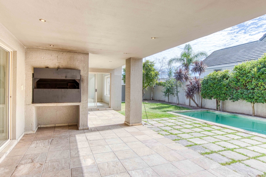 3 Bedroom Property for Sale in Bakkershoogte Western Cape